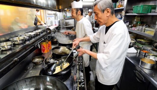 信じられない炒飯ラッシュ！ガッツリ町中華の注文が殺到する爆売れ男飯ランチ丨Egg Fried Rice-Wok Skills In Japan